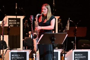 HMTM-Studentin Katharina Pfeifer am Saxophon