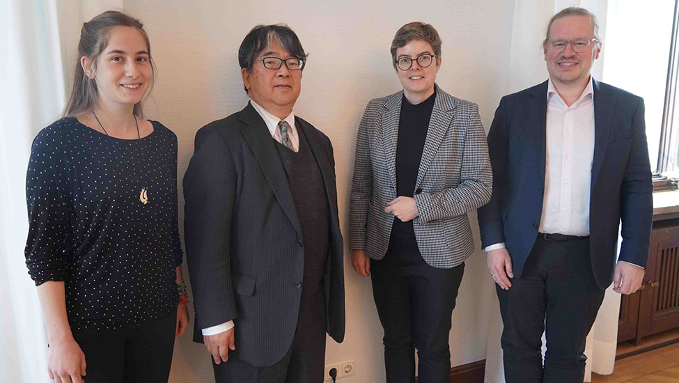 Von links: HMTM-Studentin Rebecca Gürster, Dr. Masayuki Nakaji (Gakugei Universität Tokio), Prof. Lydia Grün, Prof. Markus Bellheim